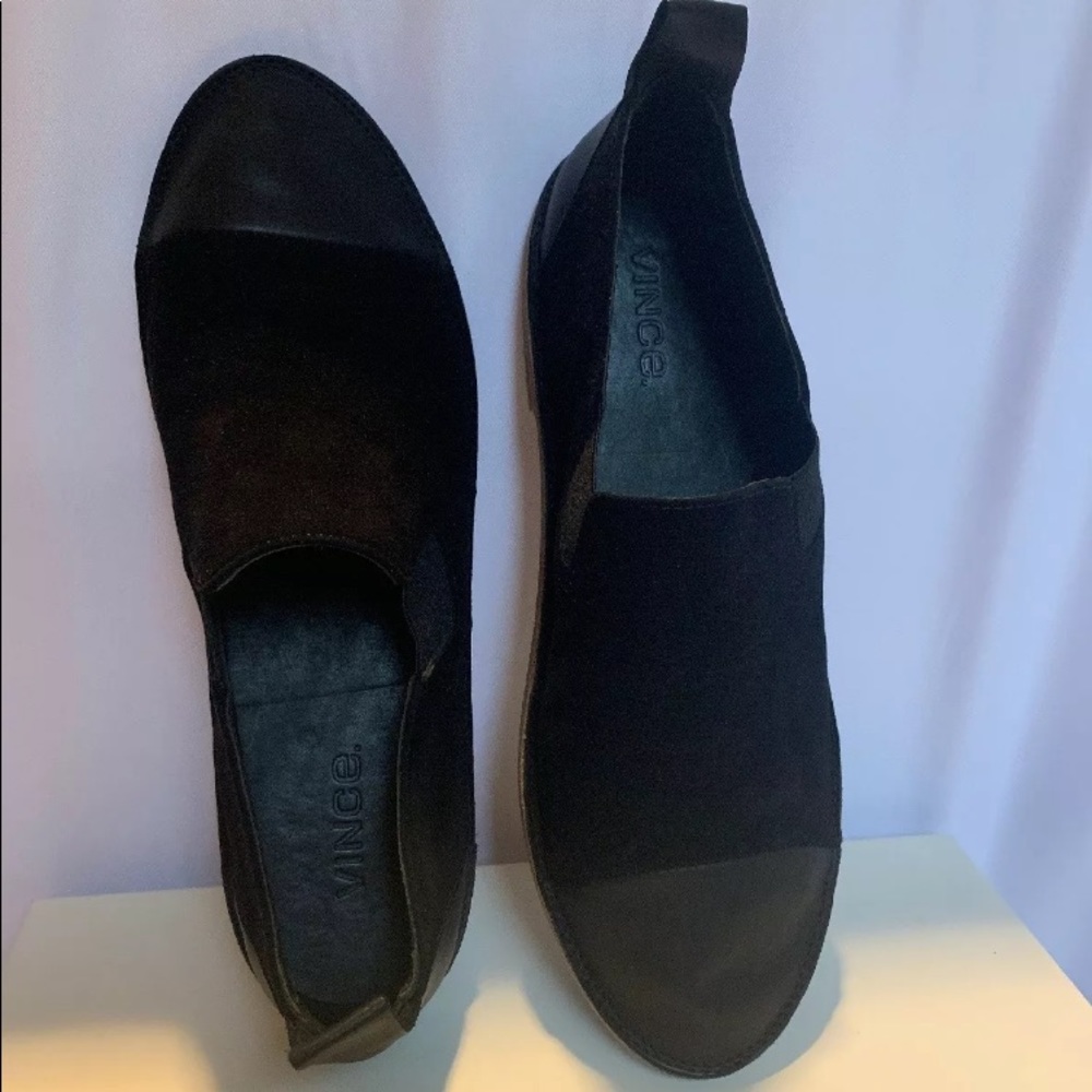 Vince black slip ons 7M